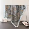 Bufanda Cuadrada Grande de Satén Imitación Seda Elegante de Lujo con Estampado Bufanda de Viaje Protector Solar Pañuelo para la Cabeza Bufanda para Mujer