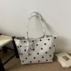 Bolsa de Lona Fofa com Bolinhas 2026 Verão Casual Estilo Coreano Ins Bolsa de Ombro para o Dia a Dia Bolsa Tote de Grande Capacidade