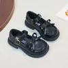 Sapatos femininos de couro com sola grossa estilo britânico retrô, novos sapatos Mary Jane estilo japonês para primavera e outono para combinar com saias