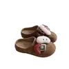 Meias chinelos femininas estilo Birkenstock com sola macia, coleção nova 2026, versáteis e fofos, com design de pelúcia, estilo casual e camurça com fecho de fivela, perfeitos para mulheres jovens