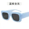 Gafas de sol azules de moda estilo europeo, americano y coreano transfronterizas, gafas de sol cuadradas para mujer, gafas de sol de moda estilo callejero, adecuadas para rostros redondos y looks elegantes