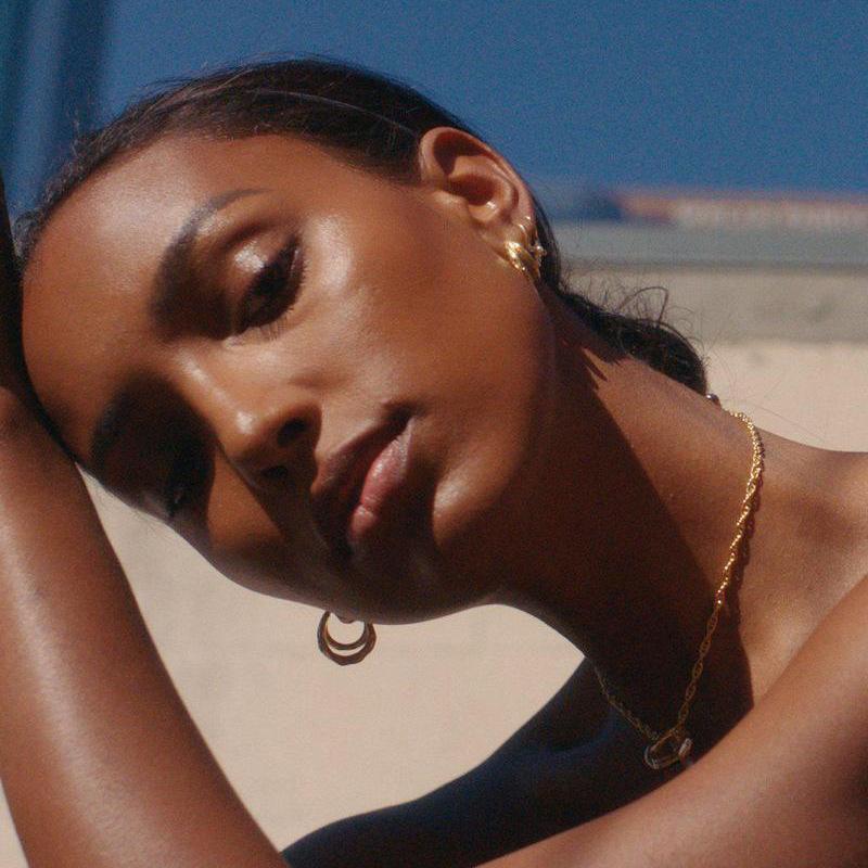 JASMINESTILLS086427_01_800x.jp