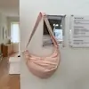 Colección Otoño 2026: Bolso cruzado para mujer, Bolso de hombro, Bolso tipo dumpling, Bolso para el trabajo, Ligero, Moderno y Bolso minimalista para debajo del brazo