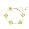 Pulseira de trevo de quatro folhas, acessórios de joias por atacado europeus e americanos, joias para iniciantes, acessórios de mão femininos, item de luxo leve mais vendido, aço inoxidável 18K