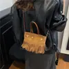 Bolso de Borla de Lujo Accesible de Gama Alta para Otoño e Invierno para Mujer 2025 Nuevo Bolso Bandolera Retro Marrón de Moda