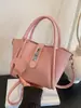Bolso de Mano Retro Francés de Nicho para Mujer 2026 Nuevo Verano Versátil de Moda Bolso Cubo Bolso de Hombro Único Cruzado