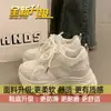 Sapatos Casuais Esportivos Respiráveis Versáteis para Estudantes Baixinhas Aumentadores de Altura Sapatos Femininos 2026 Novo Outono Sola Grossa Sapatos Pai Femininos
