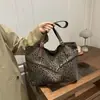 Bolso de Hombro Sencillo y Elegante 2026 Nuevo Modelo Gran Capacidad Bolso de Mano de Moda Tendencia Bolso Tote Bajo el Brazo Estampado de Leopardo para Mujer