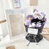 Exquisito ramo de muñeca de peluche Romi de dibujos animados estilo Chanel Qixi Día del Maestro Regalo de muñeca traje de bolso