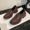 Punta redonda estilo nuevo estilo escuela secundaria zapatos pequeños de cuero zapatos de vestir tacones mocasines para mujer sin cordones otoño para ir al trabajo tacones gruesos 2026 versátil