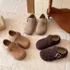 Zapatos Birkenstock para Niños 2026 Primavera/Otoño Nuevo Estilo Zapatos Pequeños de Cuero Mate con Diamantes Brillantes para Niñas Suela Suave Cómodos Versátiles Mocasines