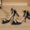 2026 Scarpins Femininos de Salto Agulha Bico Fino com Lantejoulas Pretas e Strass Sandálias de Fivela de Verão Sapatos da Moda