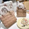 Nuevos Bolsos de Moda Venta Caliente Bolso de Mano Lady Dior Acolchado Mate para Mujer con Broches Plateados y Dorados, Para Llevar en la Mano y Cruzado, Moderno y Versátil, Disponible en Cinco Colores