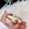 Pulsera Popular para Mujer, Acero de Titanio, Estrellado, Gama Alta, Estilo Europeo y Americano, Lujo Ligero, Elegante, Estilo Ins, Diseño de Nicho