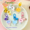 Llavero de sartén de dibujos animados, accesorio para el pelo de osito y gatito lindo y suave, llavero divertido de utensilio de cocina realista