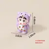 Oso de Fresa de Color Sólido Popular Shin-Chan Dibujo Animado Figura Linda Caja de Regalo Adornos de Resina Accesorios DIY Decoraciones para Coche Venta al por Mayor Ins