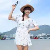 Traje de baño casual para mujer, estilo de una pieza con falda, nuevo modelo 2026, para estudiantes y adultos, traje de baño con protección solar para aguas termales y piscina, venta al por mayor