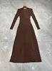 Vestido Elegante de Tricô Elástico de Cor Sólida com Decote em V e Mangas Longas para Trabalho, Nova Coleção Outono/Inverno Europeia e Americana, com Efeito Afinando a Cintura