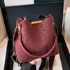 Bolsa de balde de moda nova outono 2026 transfronteiriça, bolsa de ombro estilosa, bolsa transversal casual simples estilo coreano para mulheres