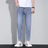 Moda masculina popular do TikTok atacado 2026 venda quente jeans cropped de marca da moda versátil com stretch slim fit para homens