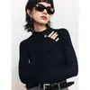Camiseta base de punto color verde aguacate estilo francés de cuello medio alto para mujer, otoño e invierno, elegante, adelgazante, suave y acogedora