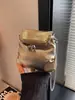Bolsa Transversal Simples de Couro Macio de Alto Acabamento Nova Moda Primavera/Verão 2026 Bolsa de Ombro Leve Bolsa Quadrada Pequena Estilosa Mini