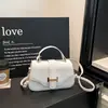 Bolso Cuadrado Pequeño Retro Francés de Alto Valor para Mujer 2026 Nuevo Estilo Otoño Correa de Cuero de Lujo Ligero Bolso de Hombro Versátil Bolso Cruzado