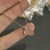Collar de Familia Budista Trébol de Cuatro Hojas Perla Blanca Natural Calcedonia Ágata Chapado en Oro Real de 18K Cadena para Clavícula Fábrica Fina Venta al por Mayor