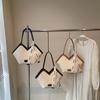Bolsas para mulheres 2025 Novo estilo Bolsa tote de grande capacidade popular deste ano Bolsa de ombro casual de verão Bolsa de classe para estudantes universitários