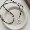 Collar Colgante de Flor Hueca de Cuerda Tejida para Mujer, Accesorio de Cordón Ajustable Vintage de Otoño, Cadena Larga Versátil de Personalidad de Nicho para Suéter