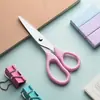 Venda Direta da Fábrica de Yangjiang, Tesouras Feitas à Mão, Tesouras de Escritório e Domésticas, Tesouras de Aço Inoxidável para Crianças e Estudantes, Corte de Papel para Artesanato DIY