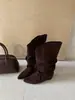 Botas de pelúcia plissadas empilhadas para aumentar a altura para mulheres 2026 Outono/Inverno Nova Chegada Bico Fino Botas Western Cowboy com Gola Meio da Panturrilha para Mulheres