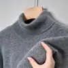 Comercio exterior transfronterizo al por mayor suéter de cuello alto para hombre otoño e invierno engrosado cálido color liso casual punto base para mediana edad