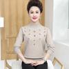 Tricô outono e inverno para mulheres de meia-idade e idosas, gola alta parcial, suéter quente, moda, bordado, manga longa, camisa base para mães, mulheres