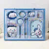 Lindo Kuromi Dibujo Animado 64K Cuaderno de Felpa Divertido Set de Papelería Sanrio Bolígrafo Peludo Insignia Premios