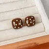Pendientes cuadrados retro de lunares divertidos, lindos, de nicho, versátiles para mujer, pendientes de puntos geométricos contrastantes de colores dopamina