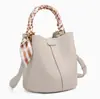 Bolso Cubo de Lujo Ligero de Moda 2026 para Ir al Trabajo, Bolso Cesta Versátil para Mujer, Bolso de Hombro, Bolso de Mano y Bolso Cruzado