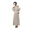 Vestido Longo Off-White de Um Ombro e Manga Longa 2026 Primavera Novo Estilo Vestido Longo Estilo Francês Roupas Femininas