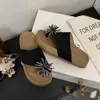 Sandalias de dedo gruesas con pedrería de fuegos artificiales para mujer, cómodas para la playa, verano 2026