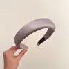 Faixa de cabelo de esponja de cor clara para verão para mulheres, de alta qualidade, com coroa alta, presilha de cabelo que segura a pressão, acessório de cabelo com faixa de cabeça plissada de listras finas