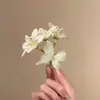 Dez Milhas de Tranquilidade~ Grampo de Cabelo Flor Borboleta Gentil e Feérico para Mulheres, Acessório de Cabelo Doce com Atmosfera de Primavera, Estilo Floresta, Vibrante e Delicado