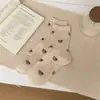 Calcetines retro de estilo coreano con bordado de oso hasta la mitad de la pantorrilla para mujer, calcetines de algodón a rayas y cuadros estilo universitario para otoño e invierno, combinados con zapatos pequeños de cuero