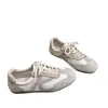 Zapatos casuales de entrenamiento versátiles para mujer, diseño de nicho nuevo, estilo Forrest Gump casual, zapatillas estilo ins, primavera y otoño 2026, alemanes