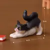 Paisagem miniatura criativa, figuras realistas de gatinhos em estilo cartoon fofo, bonecos de animais, acessórios decorativos, pequenos enfeites de mesa