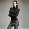 Conjunto de atuendo de yoga para mujer con un toque de alta gama, que incluye un cárdigan con cuello alto, mangas largas, pantalones de yoga de cintura alta y ropa elástica y transpirable para correr y fitness para mujer.