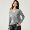 Nuevo cárdigan de punto de cachemira suave y agradable para la piel con cuello en V y encaje para mujer, cárdigan para mujer, elegante suéter de color liso de manga larga