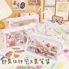 Estuche de Lápices Transparente de Dibujos Animados Ins al por Mayor para Niñas, Bolsa de Almacenamiento de Gran Capacidad, Simple para Secundaria y Preparatoria, Bolsa de Cosméticos Japonesa Triangular
