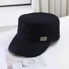 Gorra de béisbol plana con letras bordadas para mujer, nueva gorra de béisbol de primavera y verano, estilo coreano, combinable con todo, de ala ancha pequeña, con lengüeta de pato para hombre.