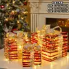 Decoración navideña arte en hierro caja de regalo luminosa juego de tres piezas adorno de exhibición arreglo de escena de árbol de Navidad
