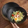 Plato Occidental Minimalista de Plástico Negro con Nervaduras y Acabado de Alta Gama, Adecuado para Uso Doméstico, Plato Sombrero de Paja, Plato para Verduras, Plato Hondo para Sopa, Plato de Cena, Plato Profundo